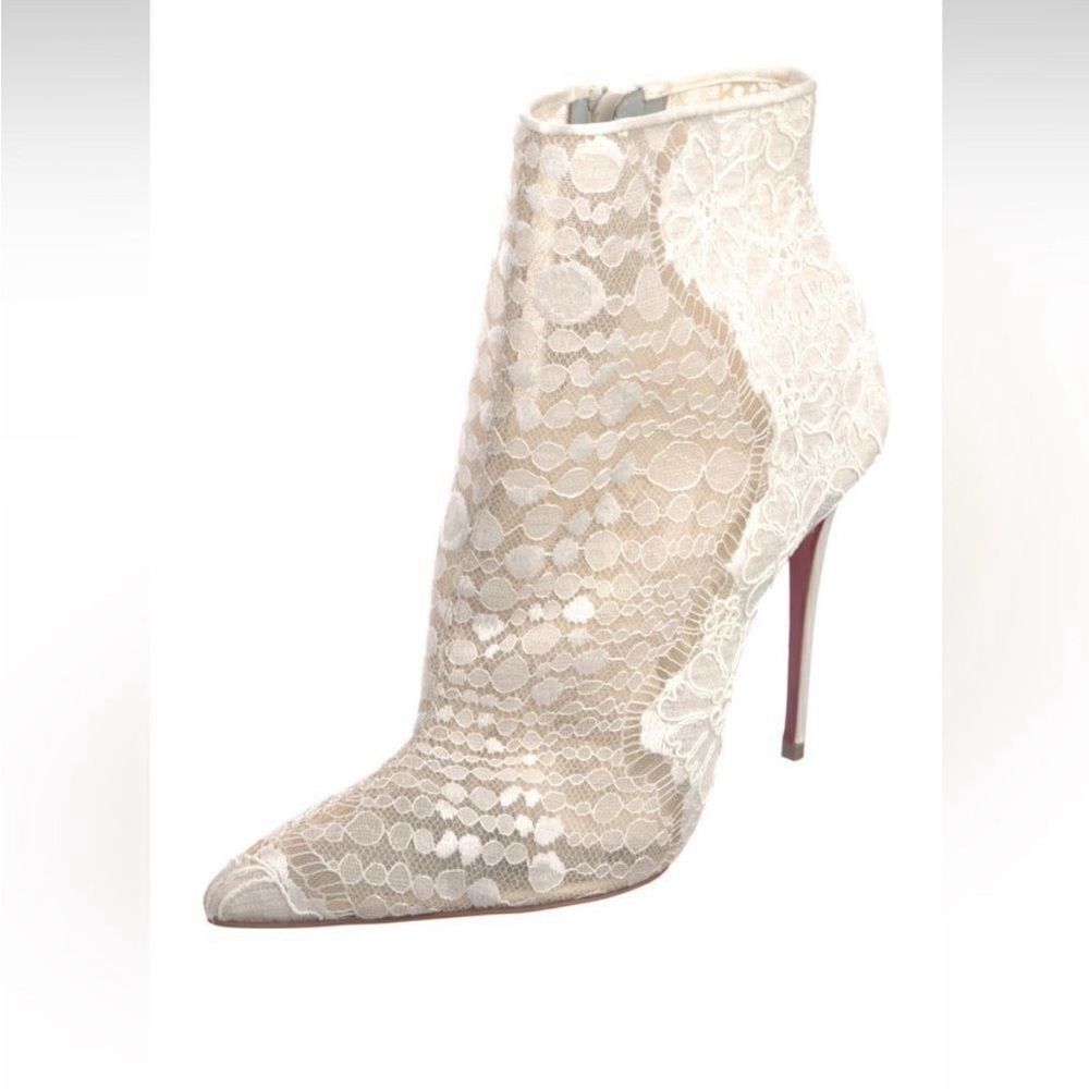 100% AUTHENTIC NEW WOMEN
LOUBOUTIN GIPSY BOOTIE 100 WHITE
BOOTS/BOOTY US 8